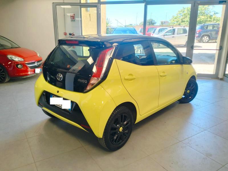 Toyota Aygo 5 Porte Aygo 5p 1.0 x-wave m-mt my15