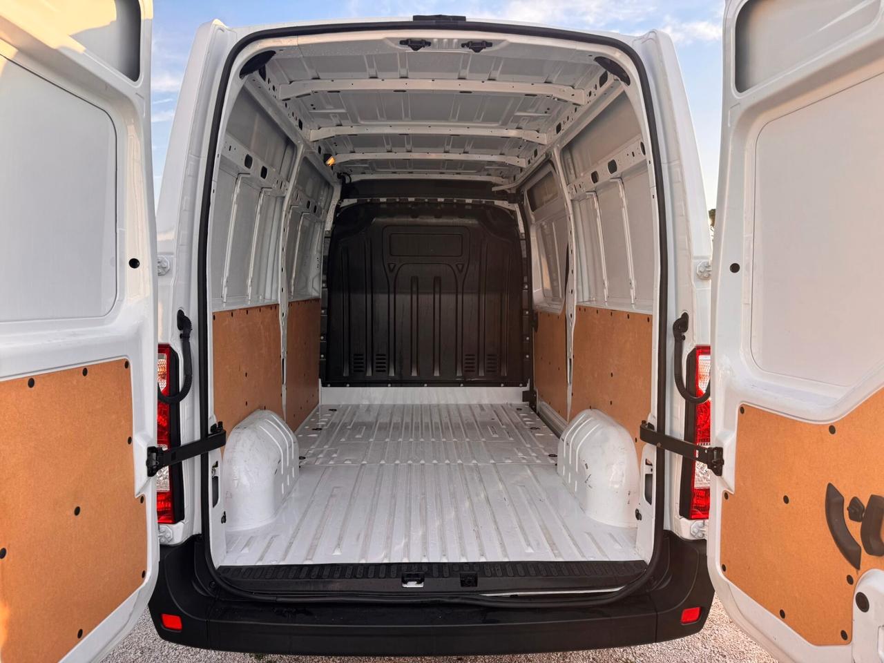RENAULT MASTER LH2 2.3DCI 135CV E6D-I 2024