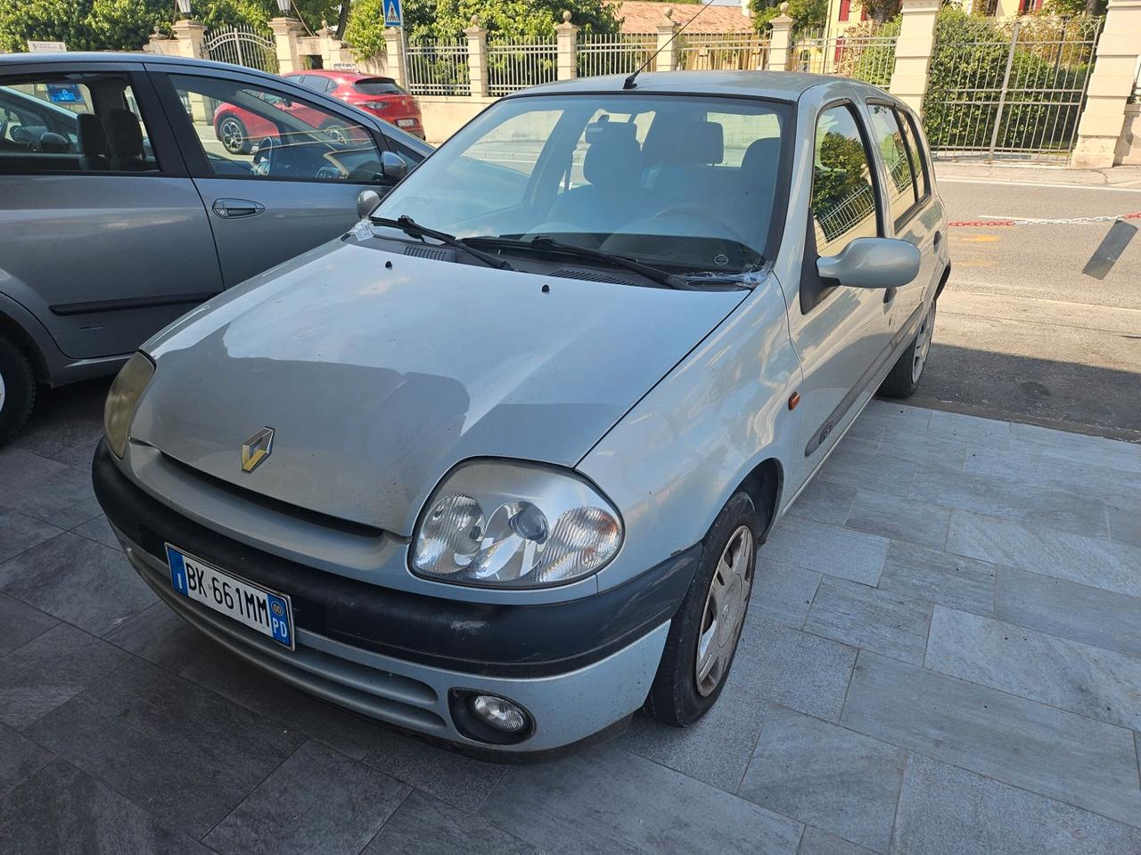 Renault Clio 1.2 cat 5 porte NEOPATENTATI