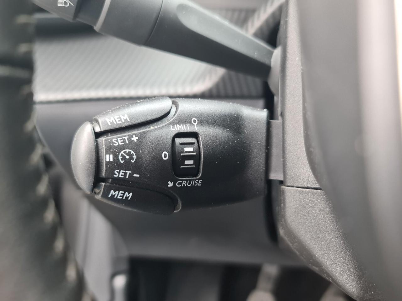 Peugeot 208 BlueHDi 100 5 porte Allure - Unicoprop.
