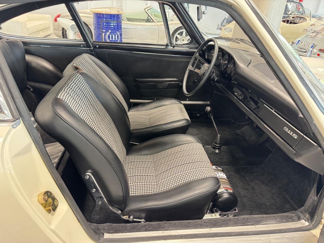 Porsche 911 2.0S SWB Coupe