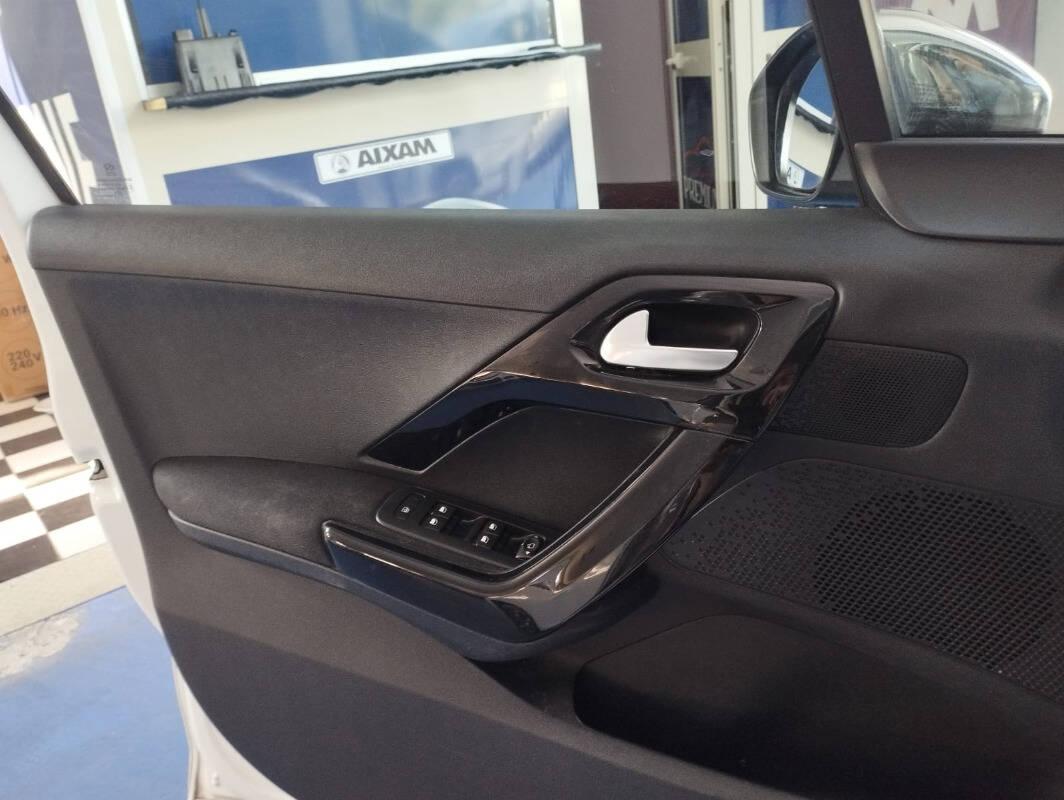 Peugeot 208 1.6 bluehdi Allure 75cv 5p