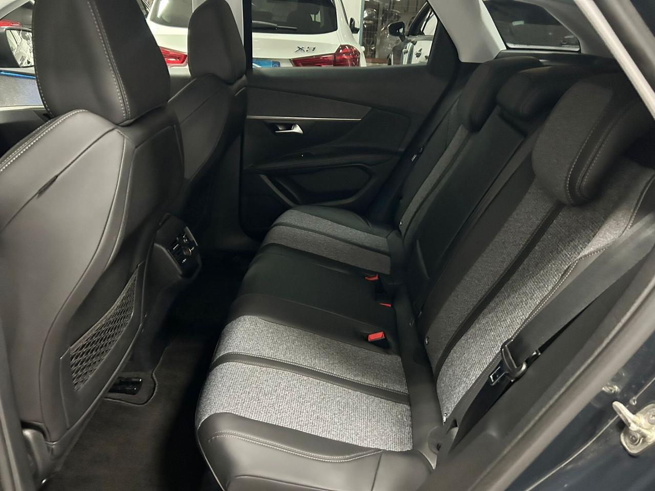 Peugeot 3008 1.5 BlueHDi 42.000km 2018