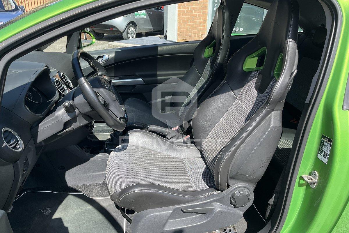 OPEL Corsa 1.6 T 210CV 3 porte Nürburgring Edition OPC