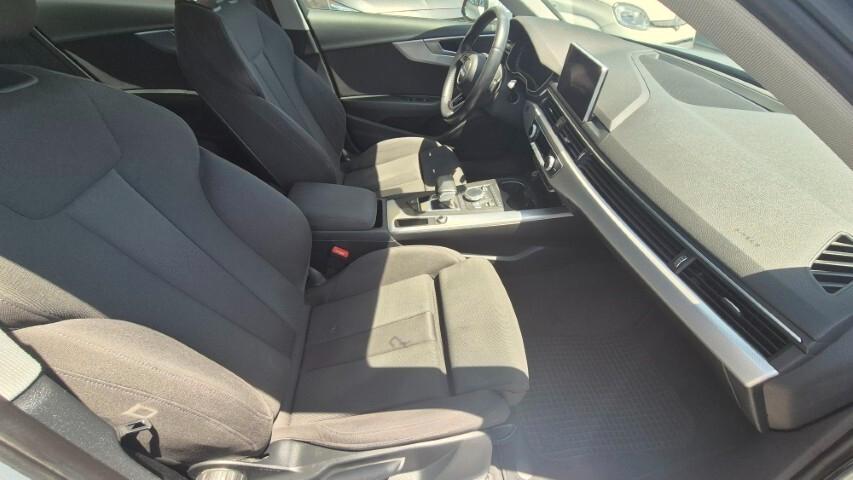 Audi A4 35 TFSI S tronic S-LINE - 2019
