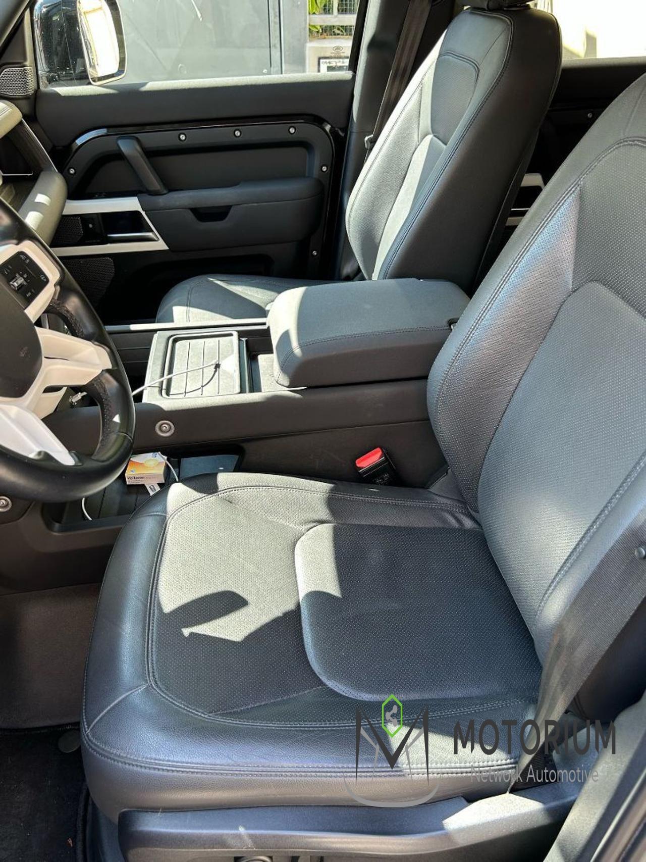 Land Rover Defender 110 3.0D 200 CV AWD-NO OBBLIGO FINANZIAMENTO-