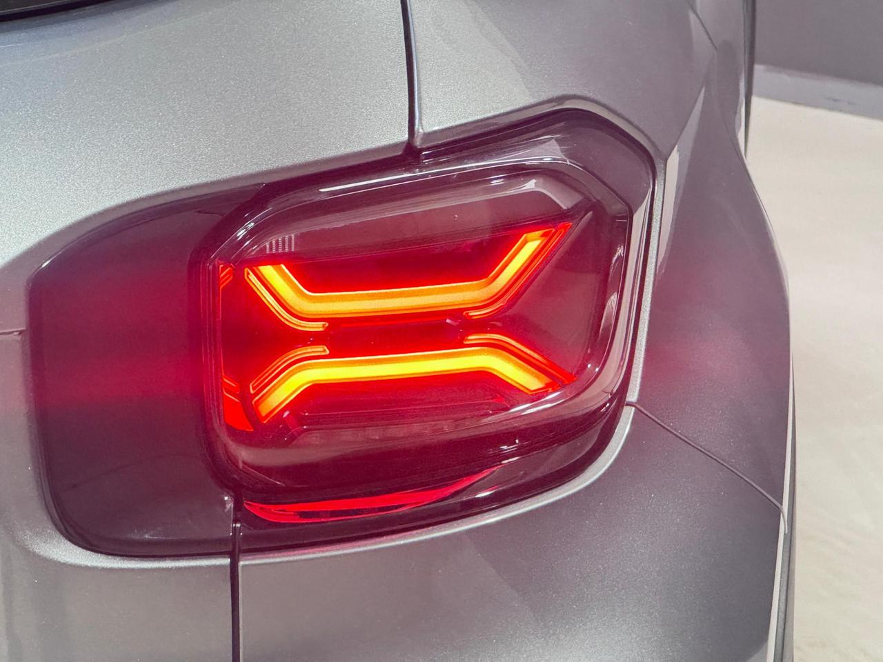 Jeep Avenger 1.2 turbo e-hybrid mhev Summit fwd 110cv edct6