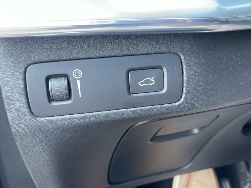 Volvo XC90 II 2015 2.0 d4 Business Plus geartronic