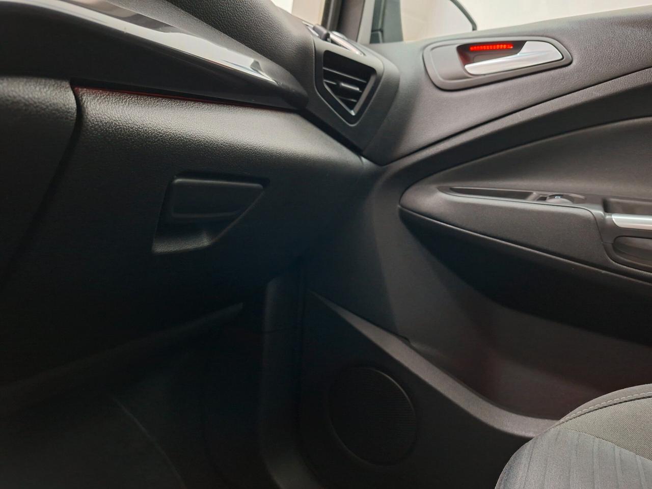 Ford C-Max 1.5 TDCi 120cv Powershift Titanium