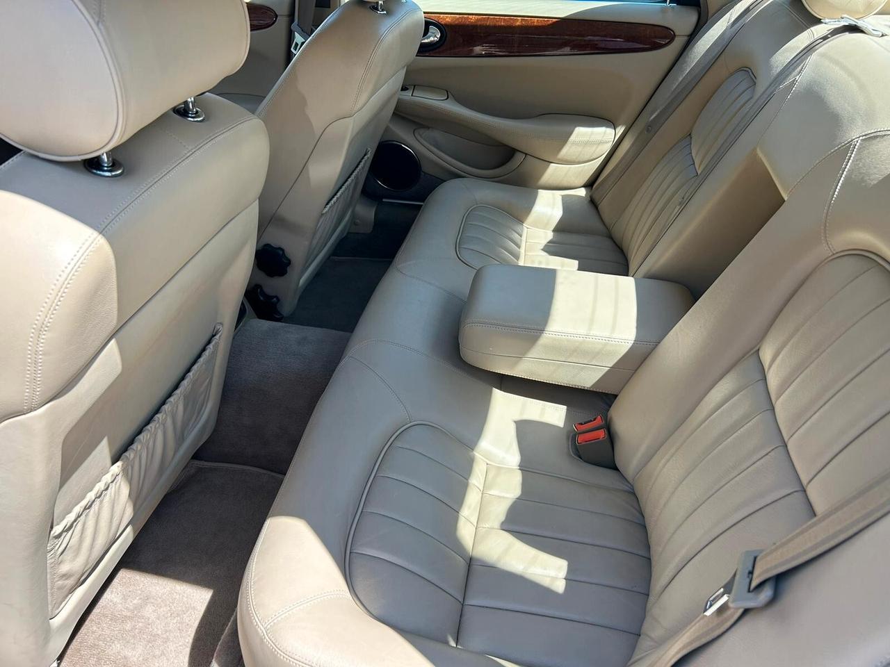 Jaguar XJ XJ8 3.2 cat