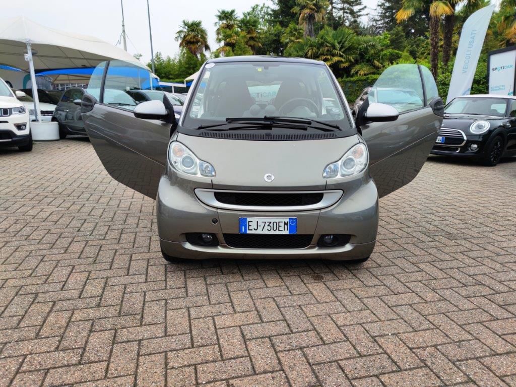 Smart ForTwo 1000 52 kW MHD coupé pure FINANZIABILE