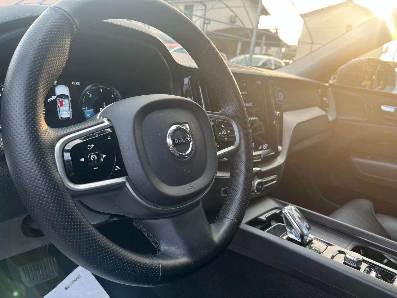 Volvo XC 60 XC60 B4 (d) AWD Geartronic Momentum Pro