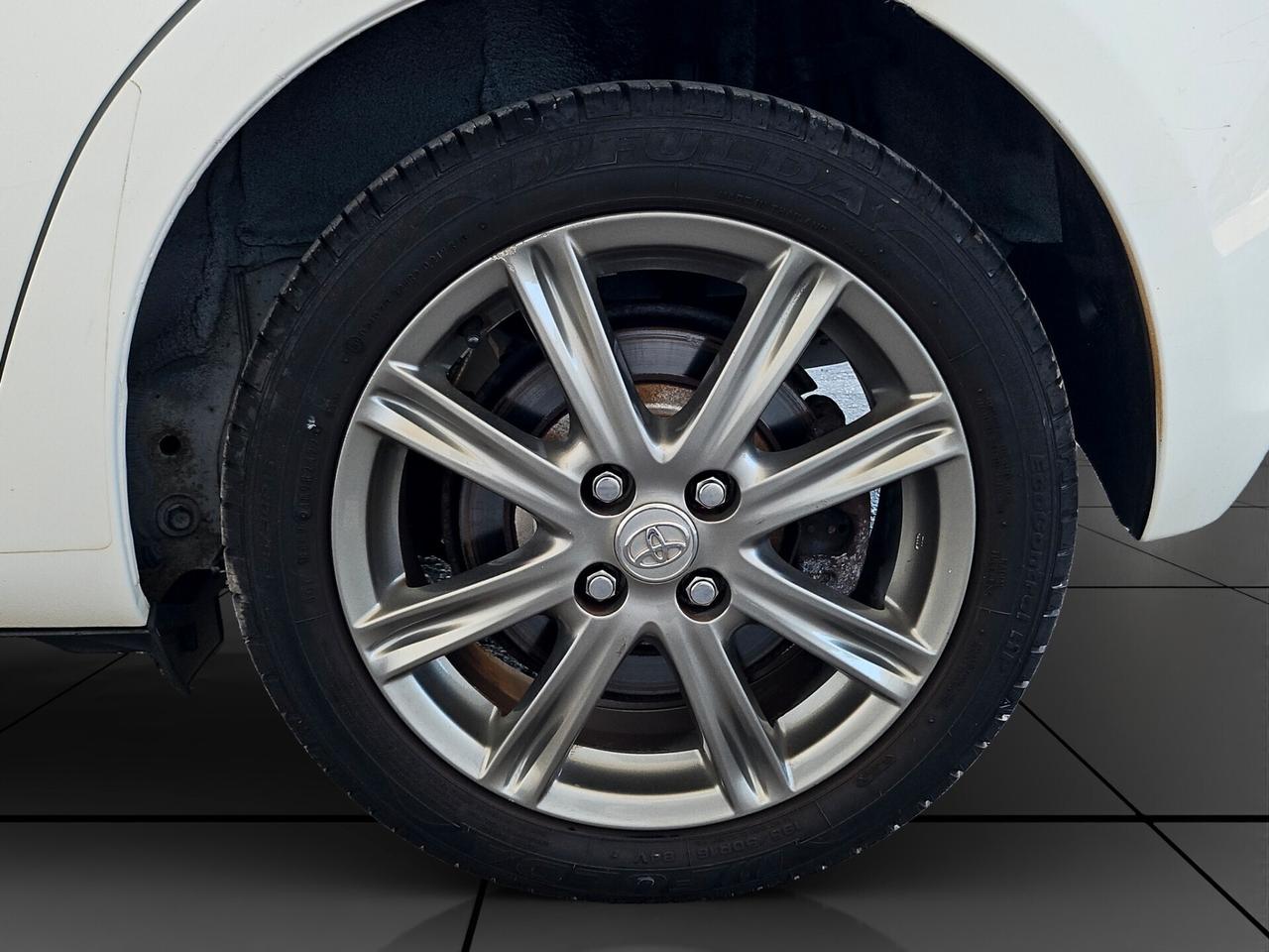 Toyota Yaris 1.4 D-4D 5 porte Trend SEDILI RISCALDABILI RETROCAMERA NAVI
