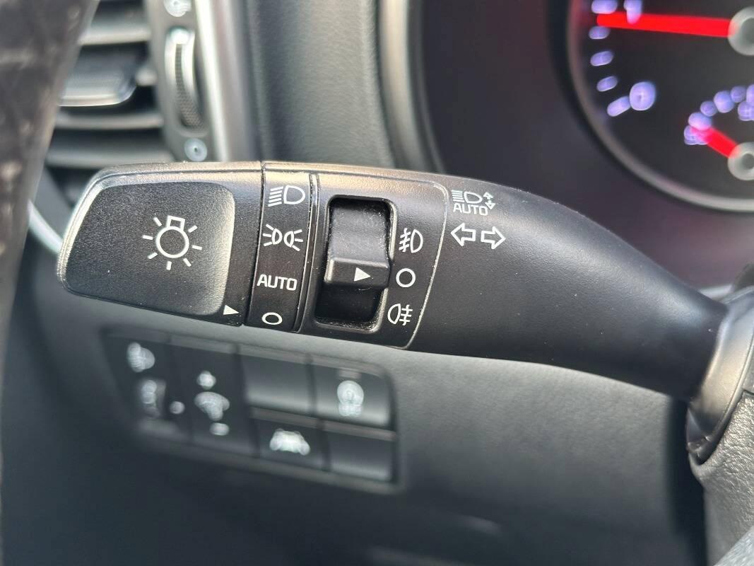 Kia Sportage 1.6 crdi mhev Busines 136cv con Telecam e CarPlay