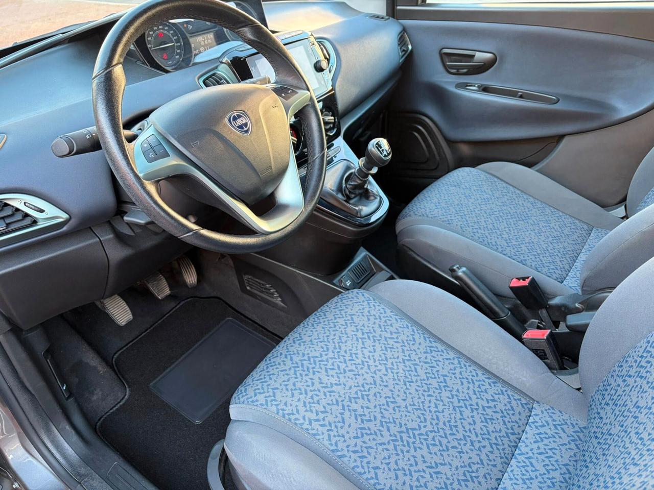 LANCIA YPSILON HYBRID GOLD PLUS