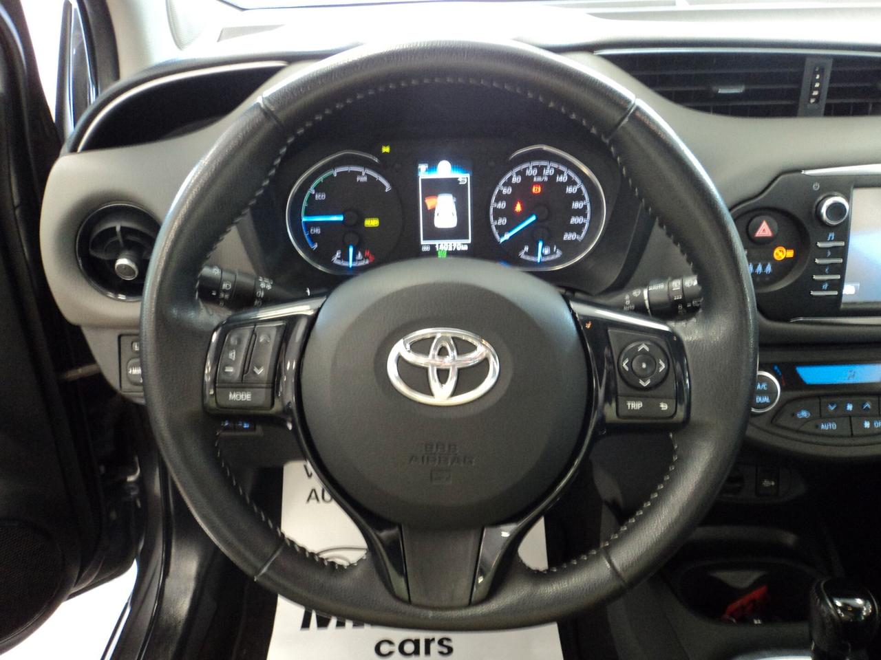Toyota Yaris 1.5 Hybrid 5p. Cool
