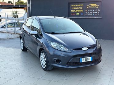 Ford Fiesta 1.4 5 porte Bz.- GPL Titanium Garanzia 12 Mesi