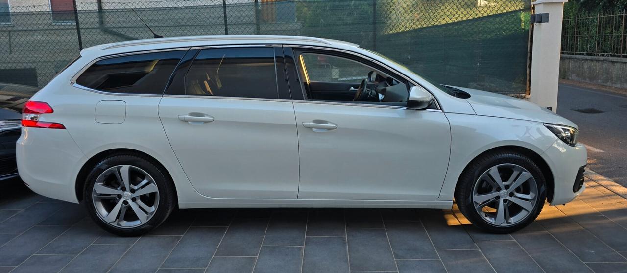 Peugeot 308 BlueHDi 130 S&S SW Allure