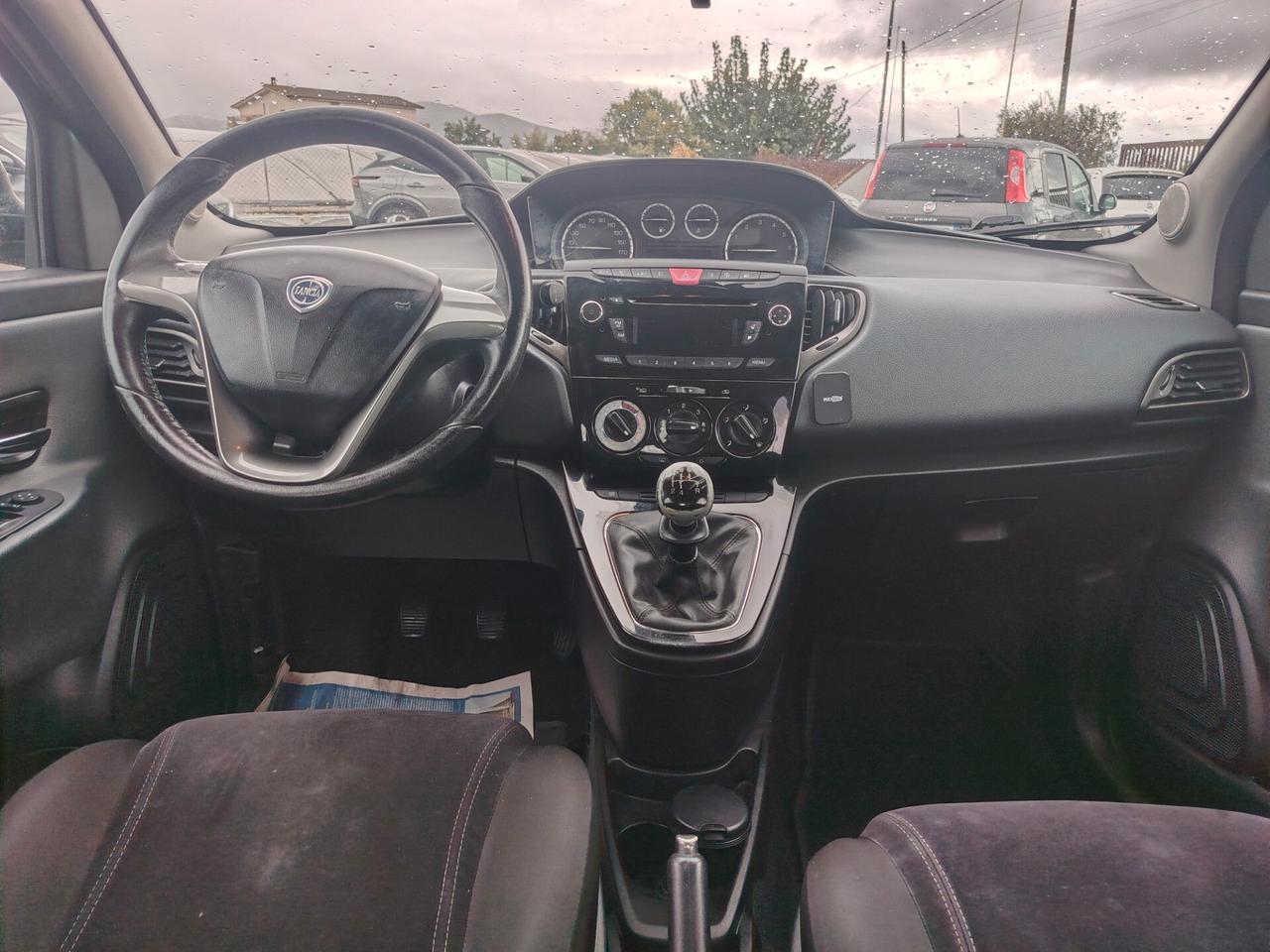 Lancia Ypsilon 1.2 69 CV Unyca