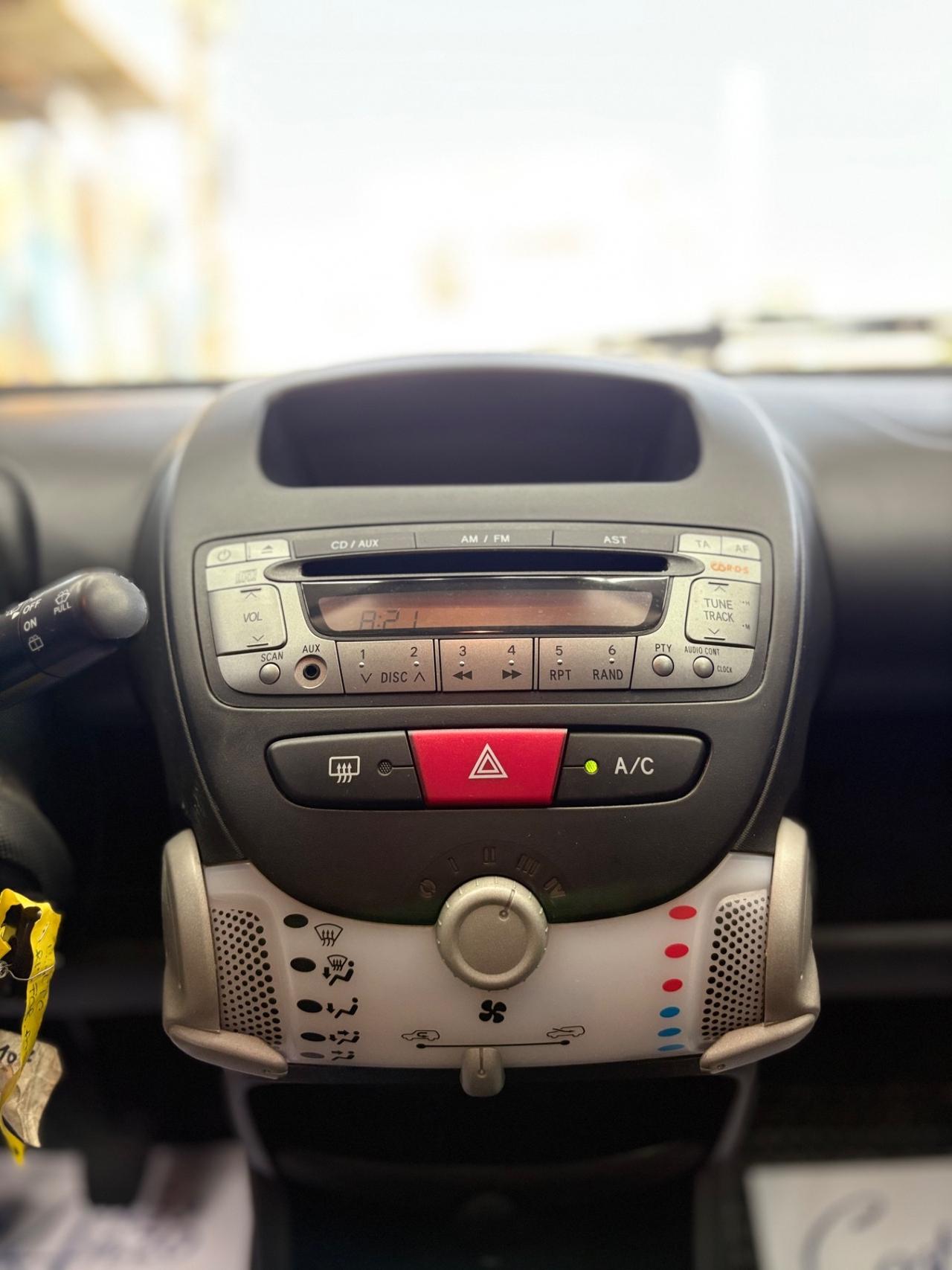 Peugeot 107 1.0 Benzina 2012 Superga