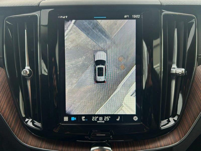 Volvo XC60 B4 197+14 CV AWD Mild Hybrid Diesel Automatico Ultimate Dark