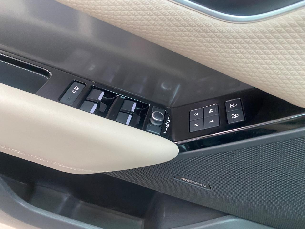 RANGE ROVER VELAR IBRIDO/DIESEL