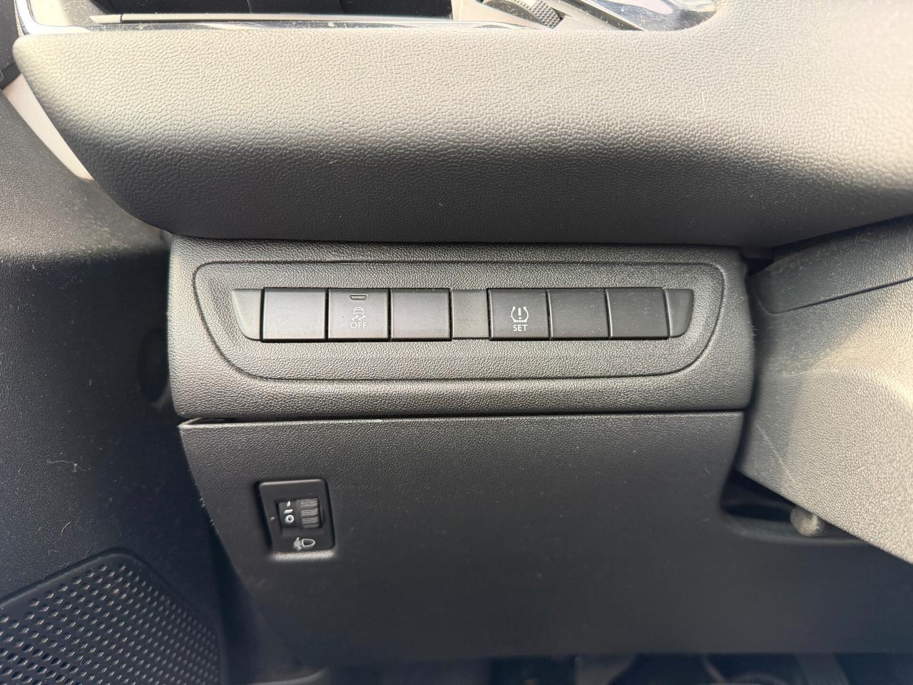 PEUGEOT 208 2015 1.2 BENZINA 82 CV *MOT ROTTO