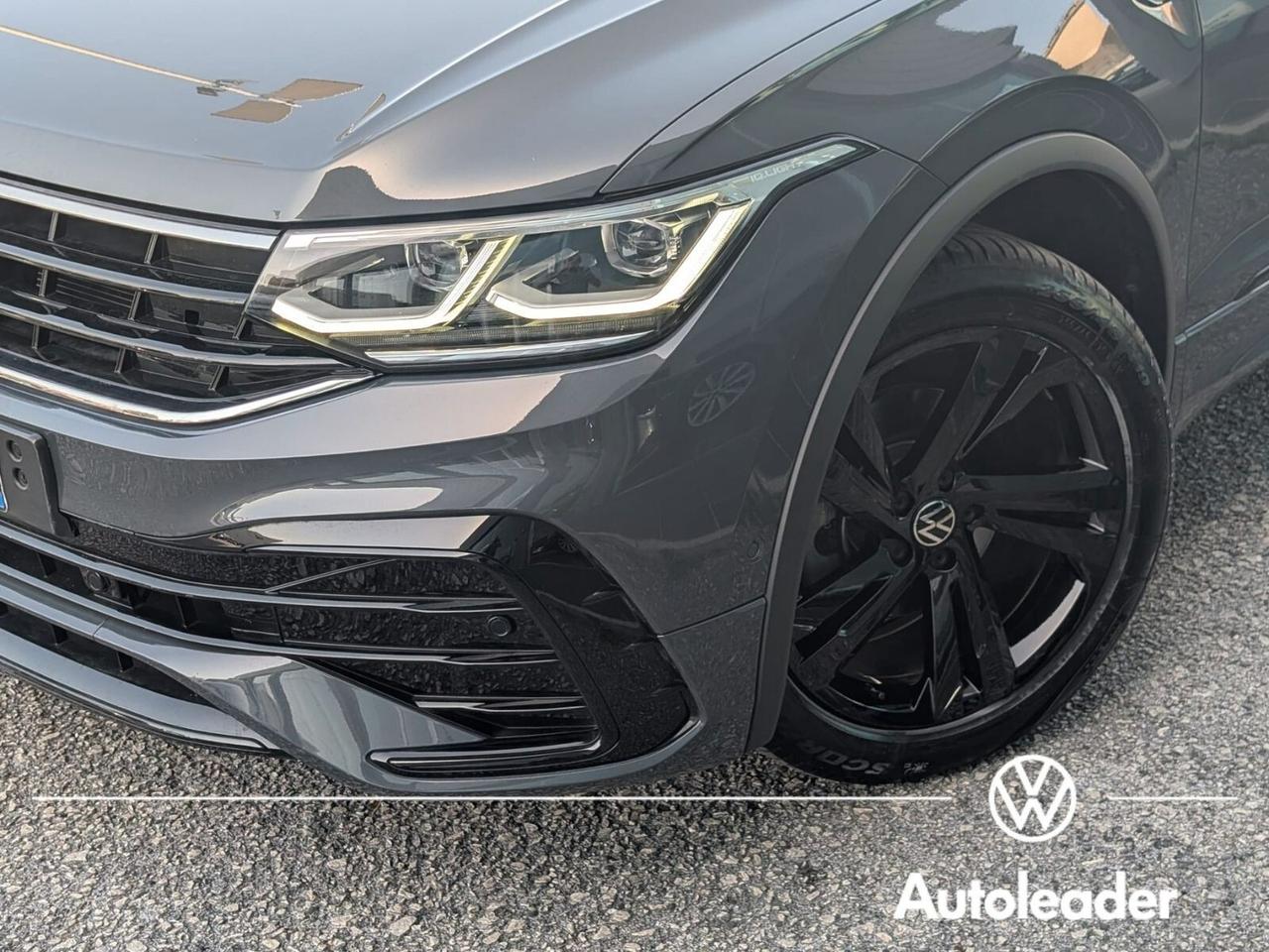 Volkswagen Tiguan R-Line 2.0 TDI 150 CV SCR DSG SOLO 27.000 Km