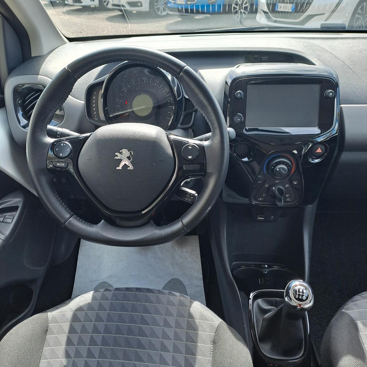 Peugeot 108 1.0 Vti 72cv Allure
