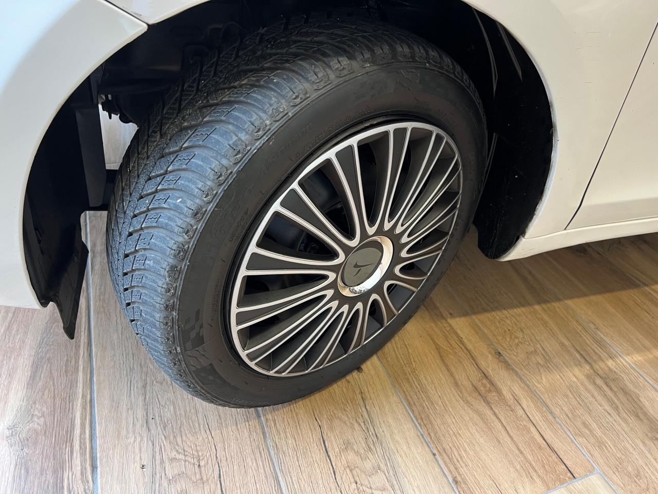 Lancia Ypsilon 1.2 69 CV 5 porte GPL Ecochic Elefantino