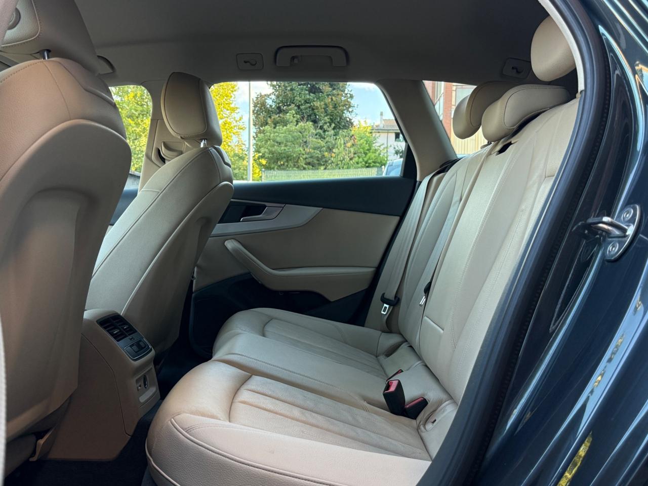 Audi A4 Avant 40 TDI S tronic Business