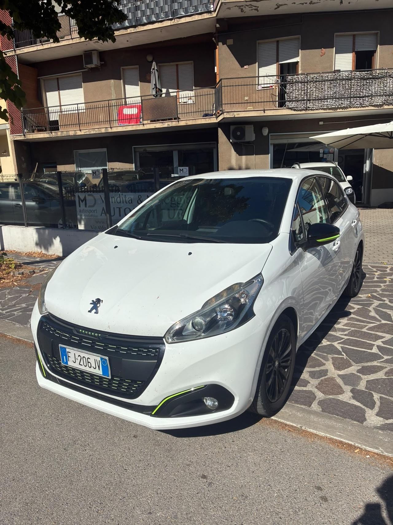 Peugeot 208 PureTech 82 5 porte Allure