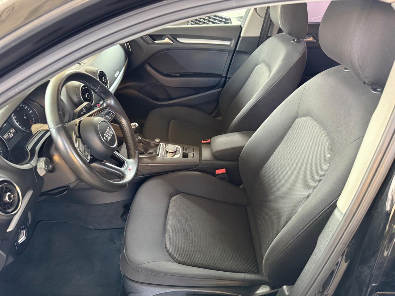 Audi A3 SPB 1.6 TDI Sport GRIGLIA RS VOLANTE S-Line