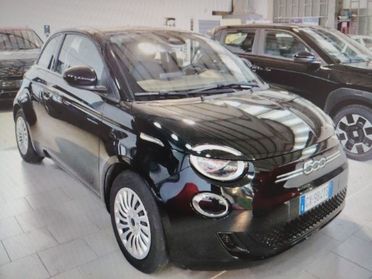 FIAT 500e Berlina 42 kWh KM 320