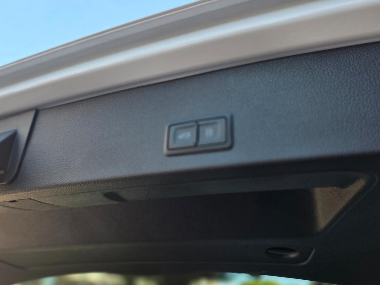 Audi Q2 30 TDI IDENTITY BLACK