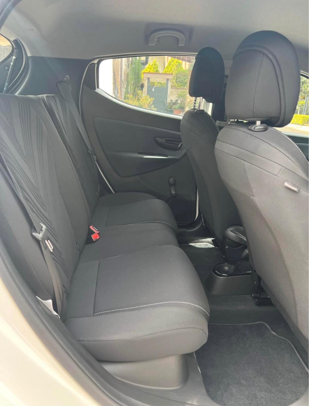 Lancia Ypsilon 1.0 FireFly 5 porte S&S Hybrid Ecochic Gold