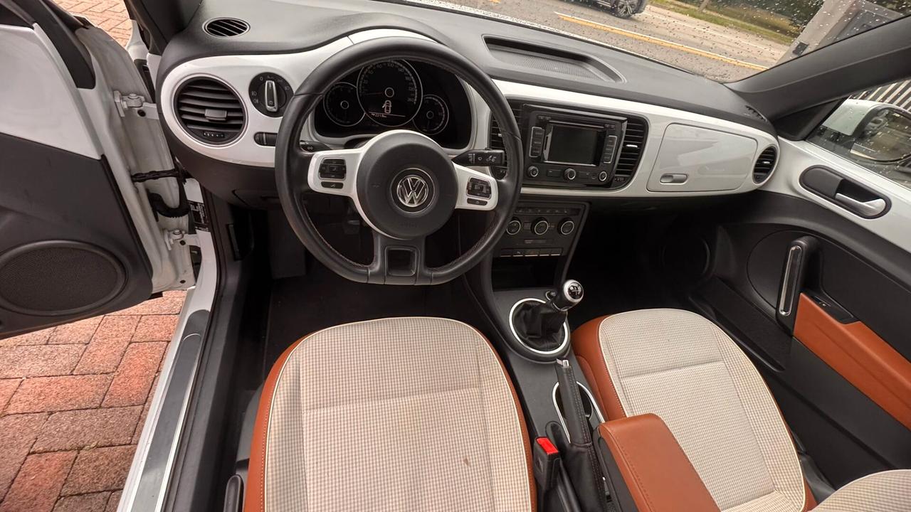 Volkswagen Maggiolino Cabrio 1.6 TDI DSG Design BlueMotion Technology