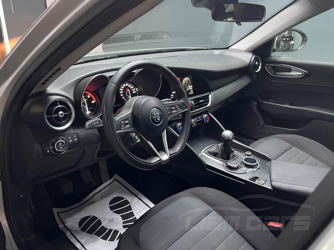 Alfa Romeo Giulia Berlina Giulia 2.2 t Business Launch Edition 150cv