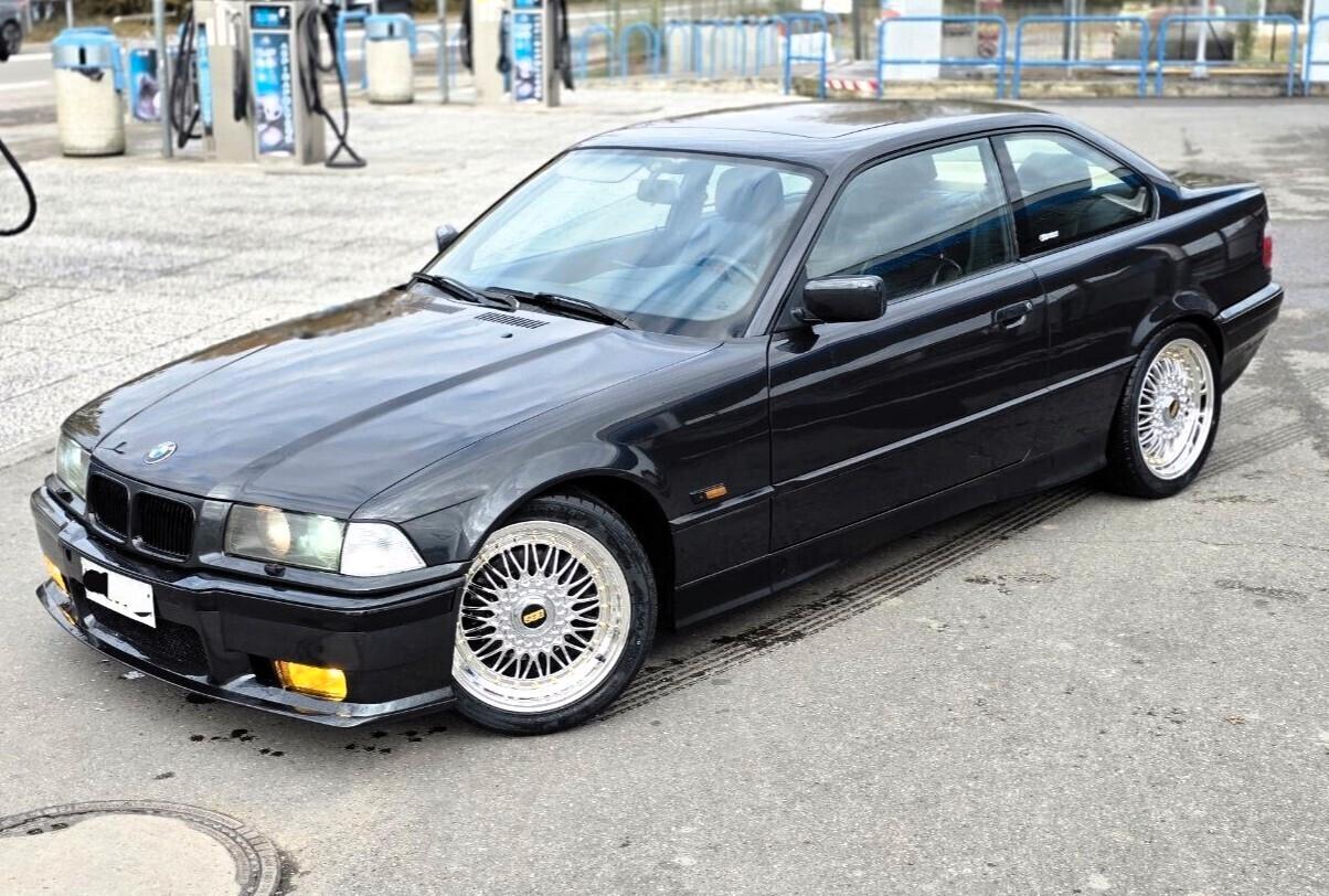 Bmw 318is Coupé FULL