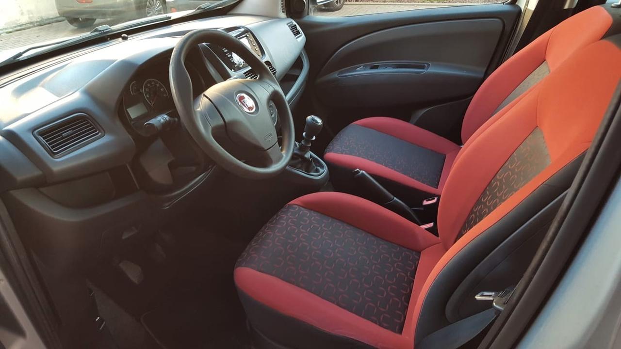 Fiat Doblo trasporto disabili pedana