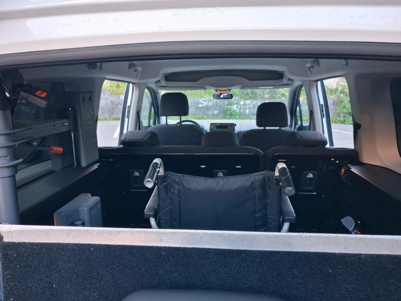 Citroen Berlingo Pianale ribassato con rampa disabili in carrozzina
