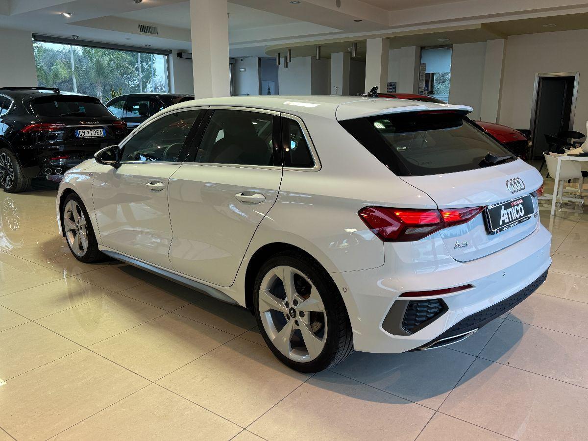 AUDI A3 SPB 30 TDI 116 CV S-tronic S-line/Cockpit