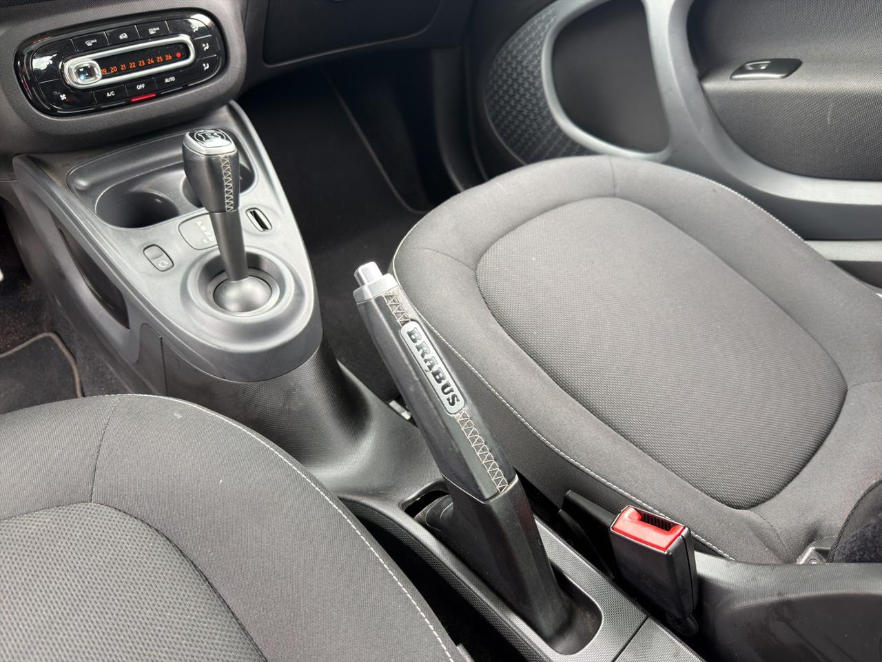 smart forTwo Allestimento BRABUS - Unipro - Promo Finanziamento - Tetto panoramico - LED