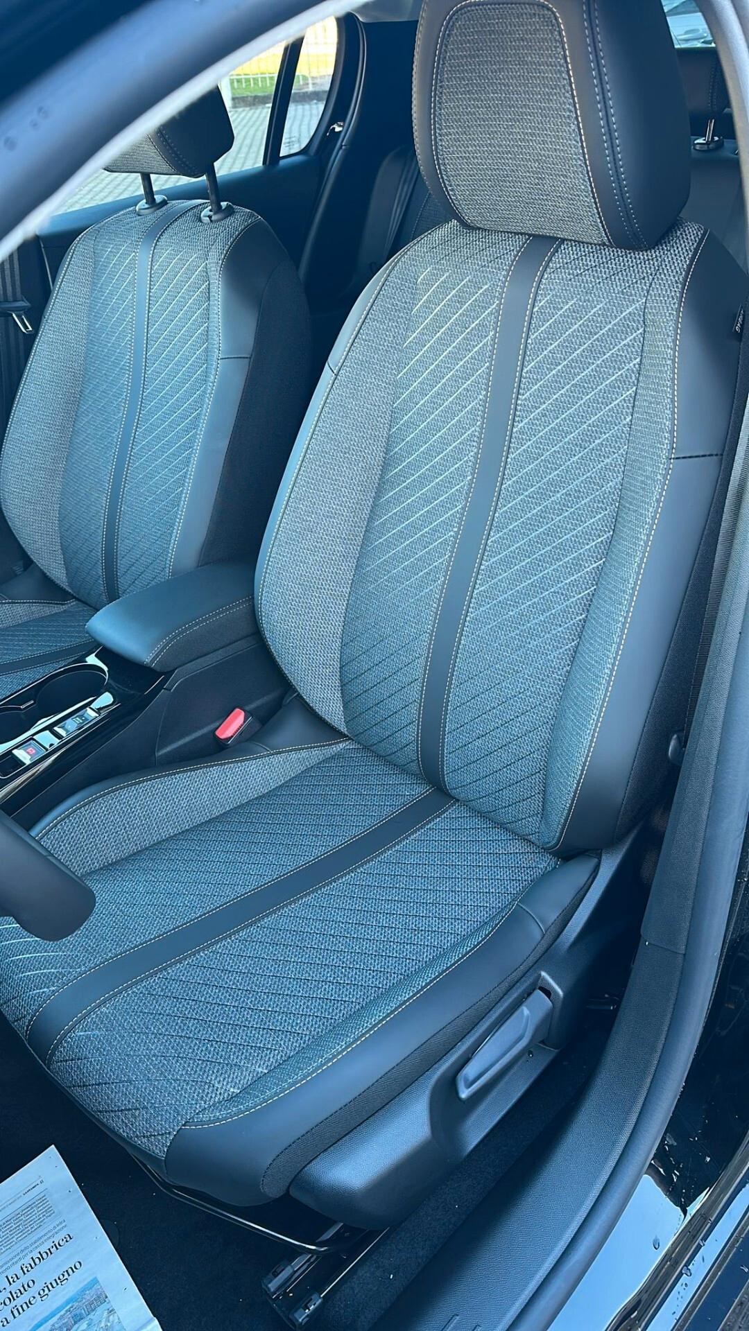 Peugeot 208 PureTech 100 Stop&Start 5 porte Allure