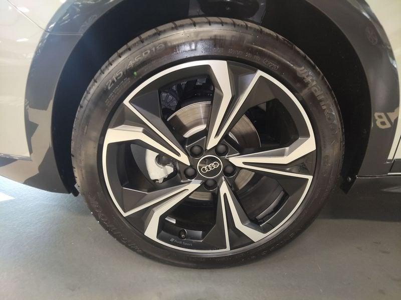 Audi A1 A1 allstreet 30 1.0 tfsi Identity Contrast 116cv s tronic