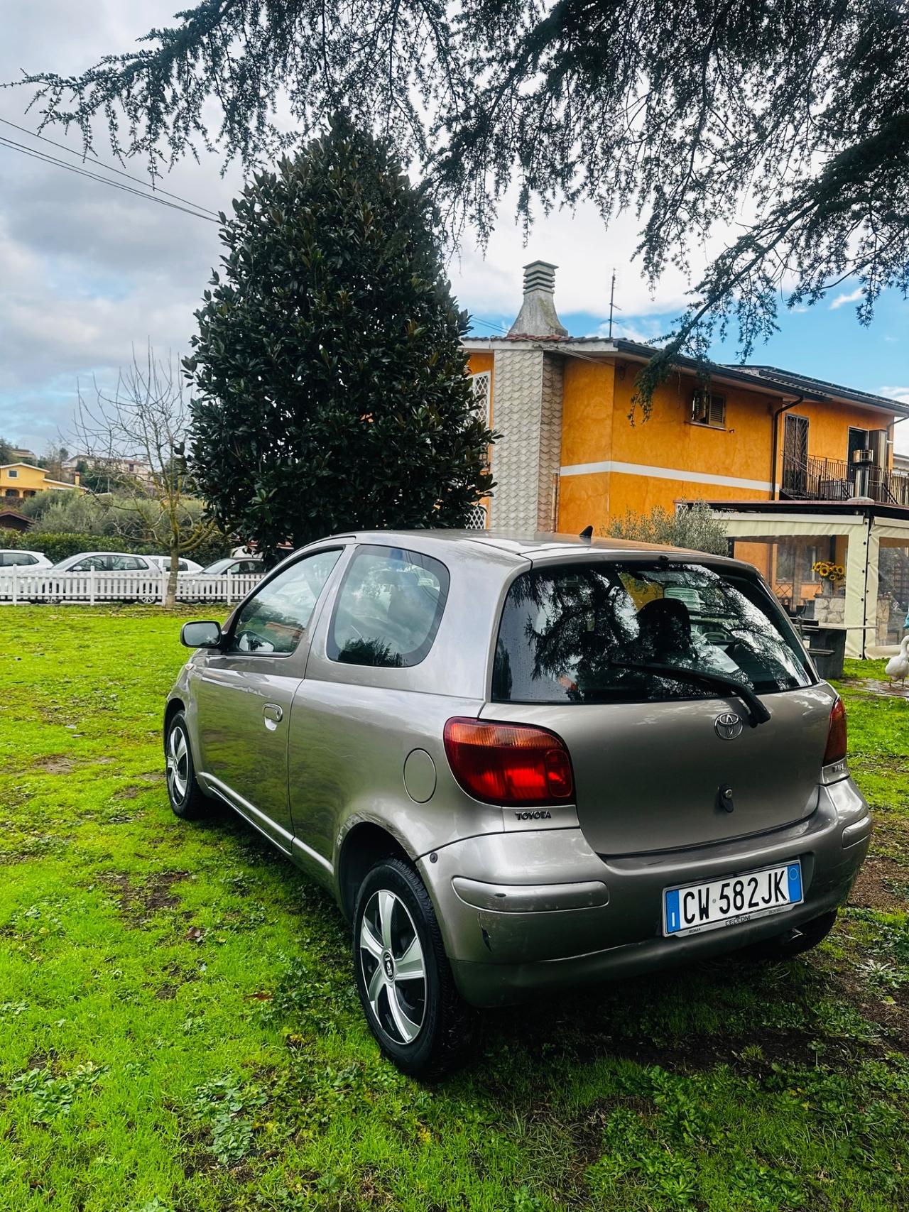 Toyota Yaris 1.0 3 porte Sol