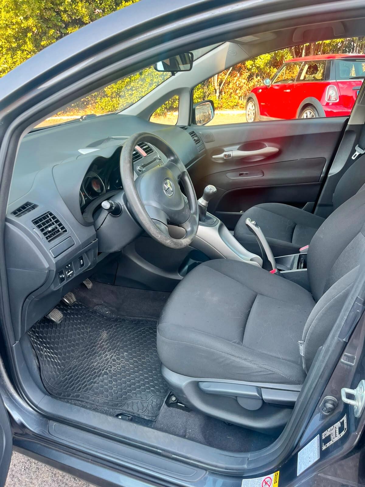 Toyota Auris 1.4 benzina