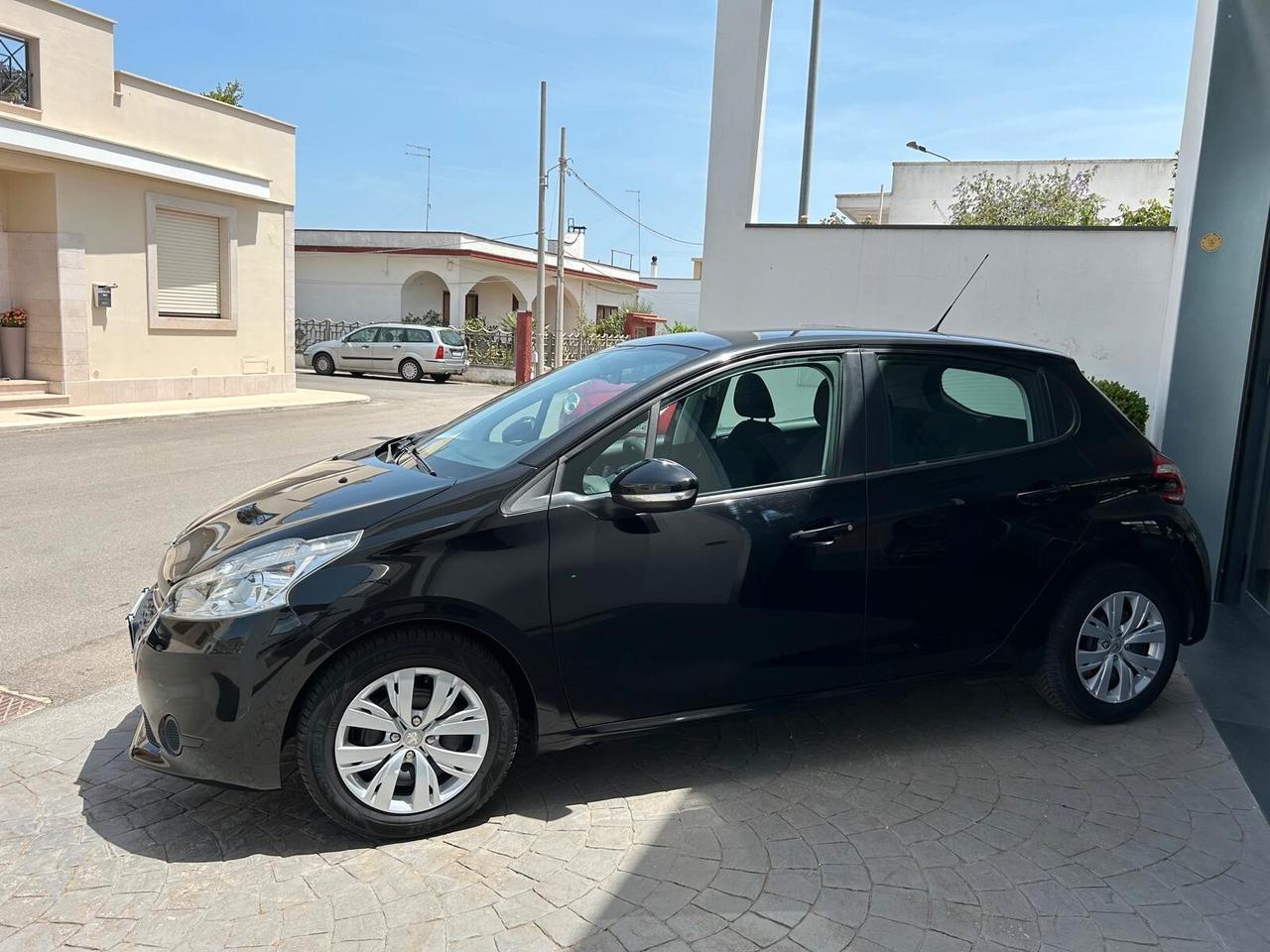 Peugeot 208 1.4 HDi 50 Kw ACTIVE - 2015