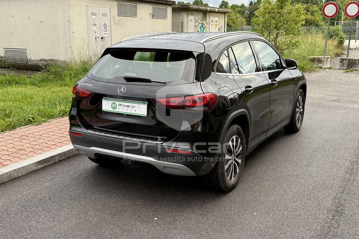 MERCEDES GLA 250 e EQ-Power Automatic Business Extra