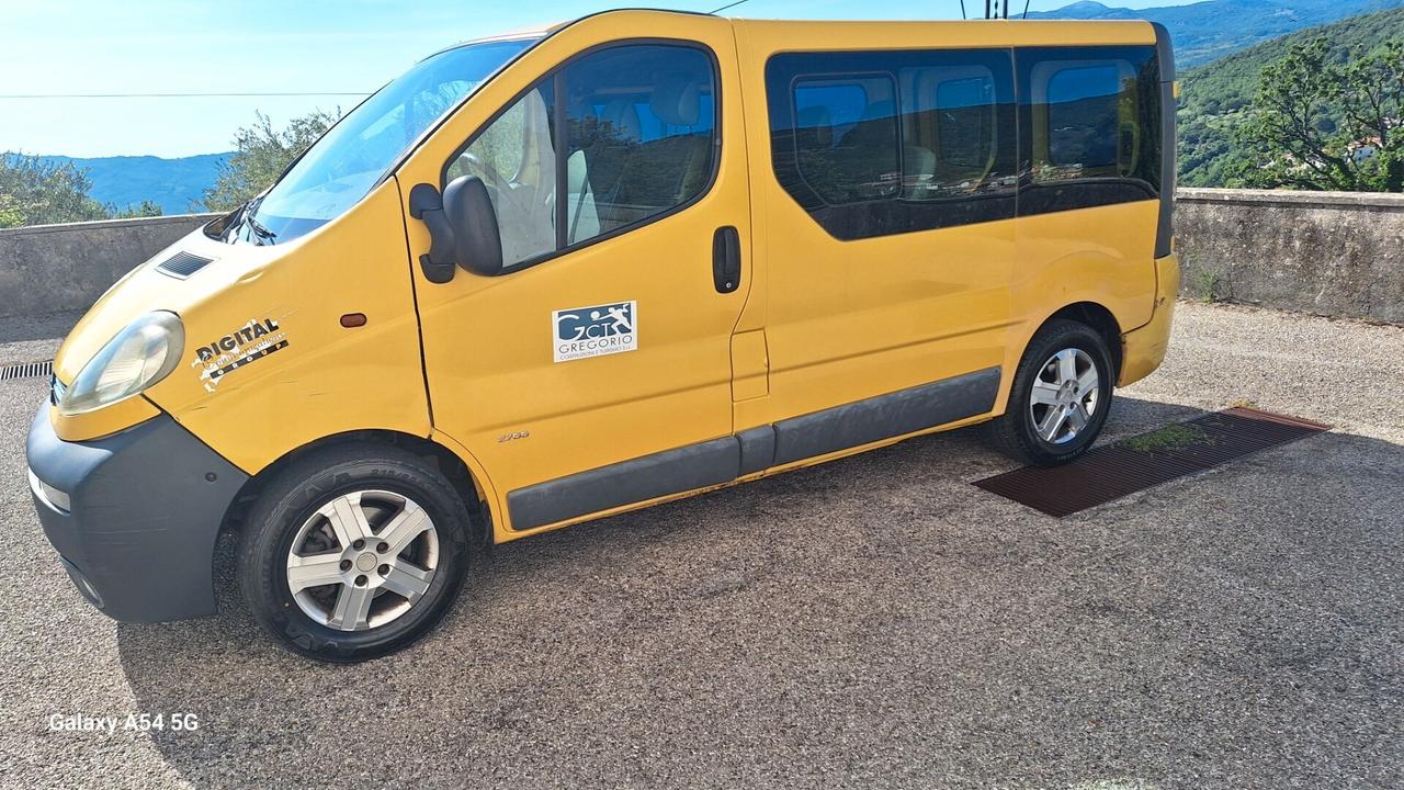 Opel Vivaro 29 2.5 DTI PC-TN Combi